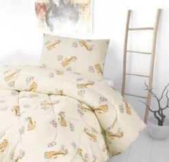 Kids Coverless Printed 7.5 Tog Washable Quilt With Pillow Set 120 X 150 Cm – Giraffe(Kids Coverless Printed 7 5 Tog Washable Quilt With Pillow Set 120 X 150 Cm Giraffe) -Bedding Discount Store 98A2722f
