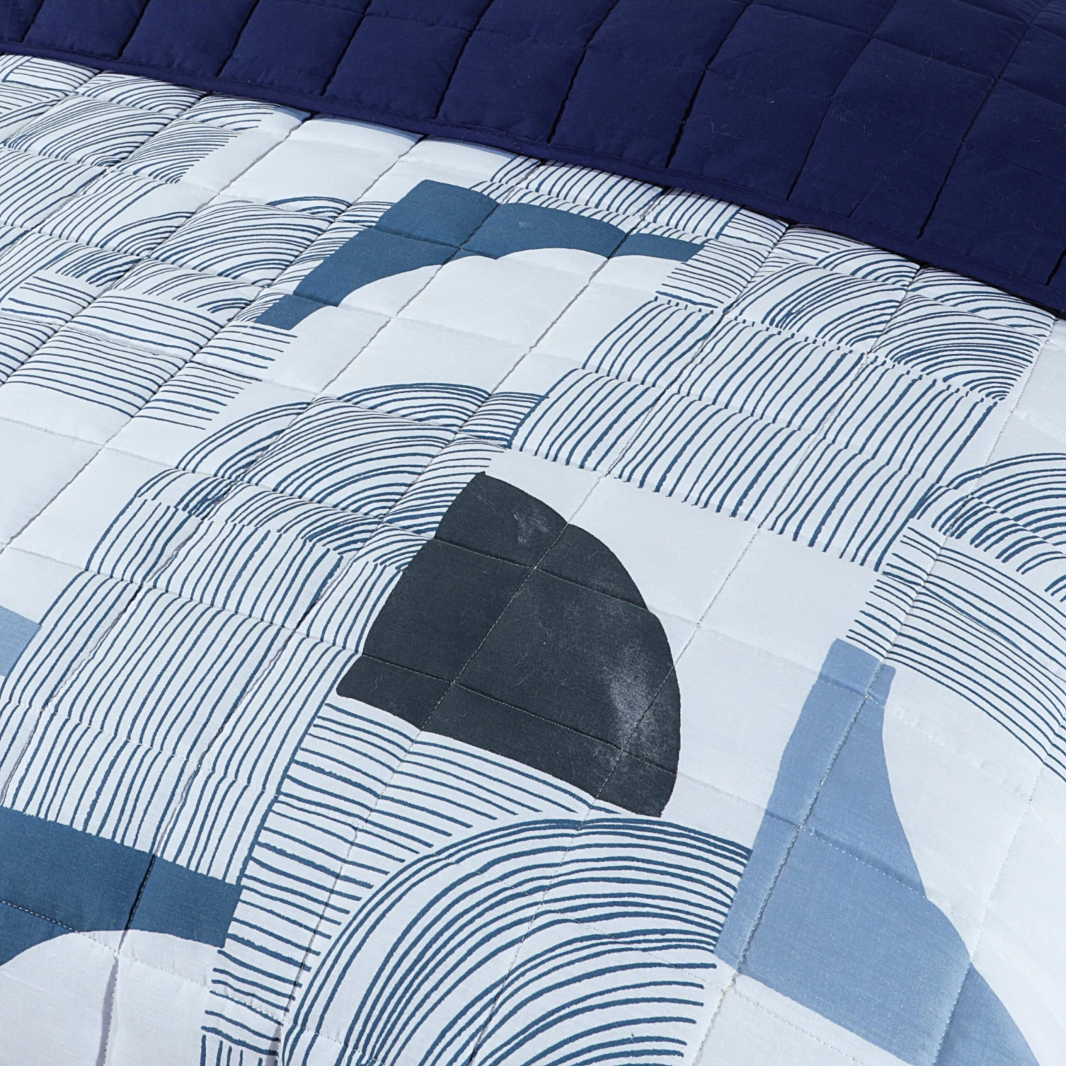 Quilted 4.5 Tog Reversible Coverless Printed Duvet Quilt - Blue Geometric(Quilted 4 5 Tog Reversible Coverless Printed Duvet Quilt Blue Geometric) 6 Quilted 4.5 Tog Reversible Coverless Printed Duvet Quilt - Blue Geometric(Quilted 4 5 Tog Reversible Coverless Printed Duvet Quilt Blue Geometric) - Image 4
