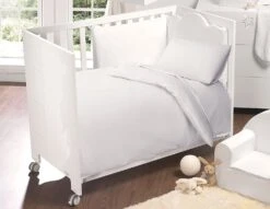 Egyptian Cotton Cot Bed Duvet Cover & Pillowcase Set : White(Egyptian Cotton Cot Bed Duvet Cover Pillowcase Set White)
